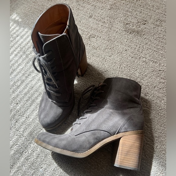 Booties from target - size 9 lace up - Picture 2 of 7